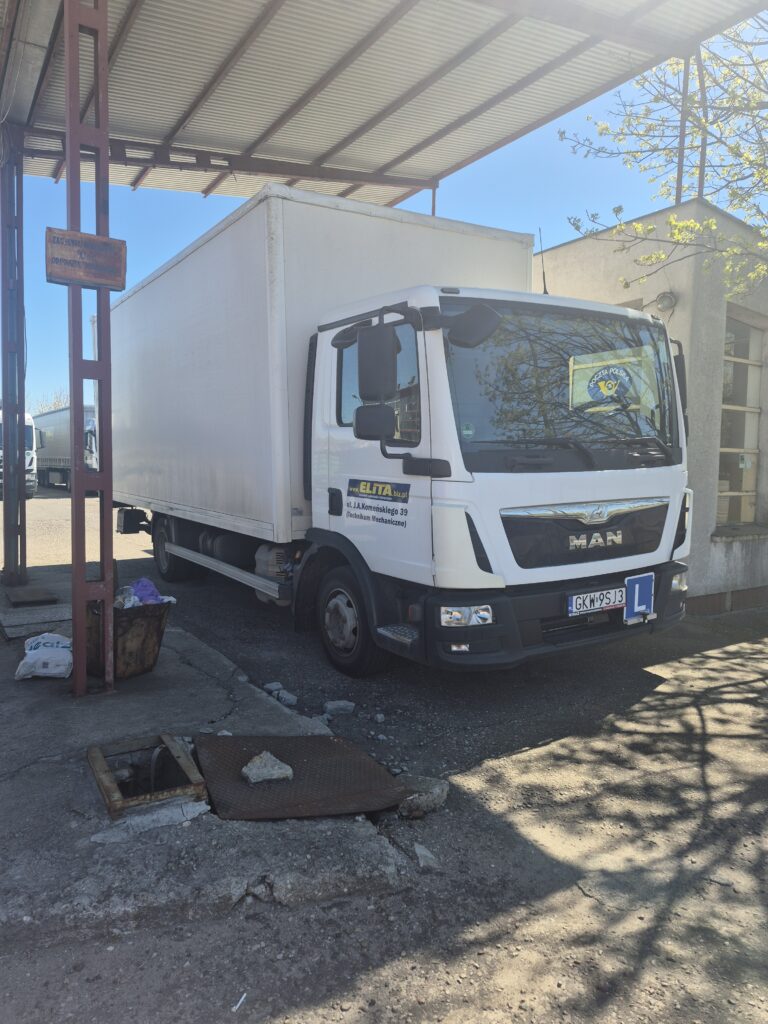 51301